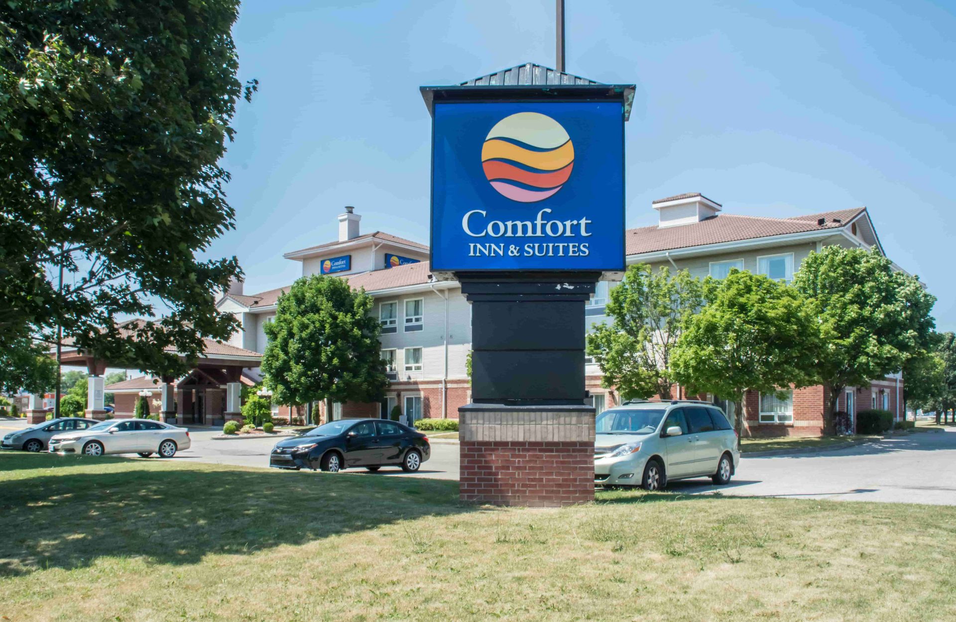 The Comfort Inn & Suites Ingersoll Exterior