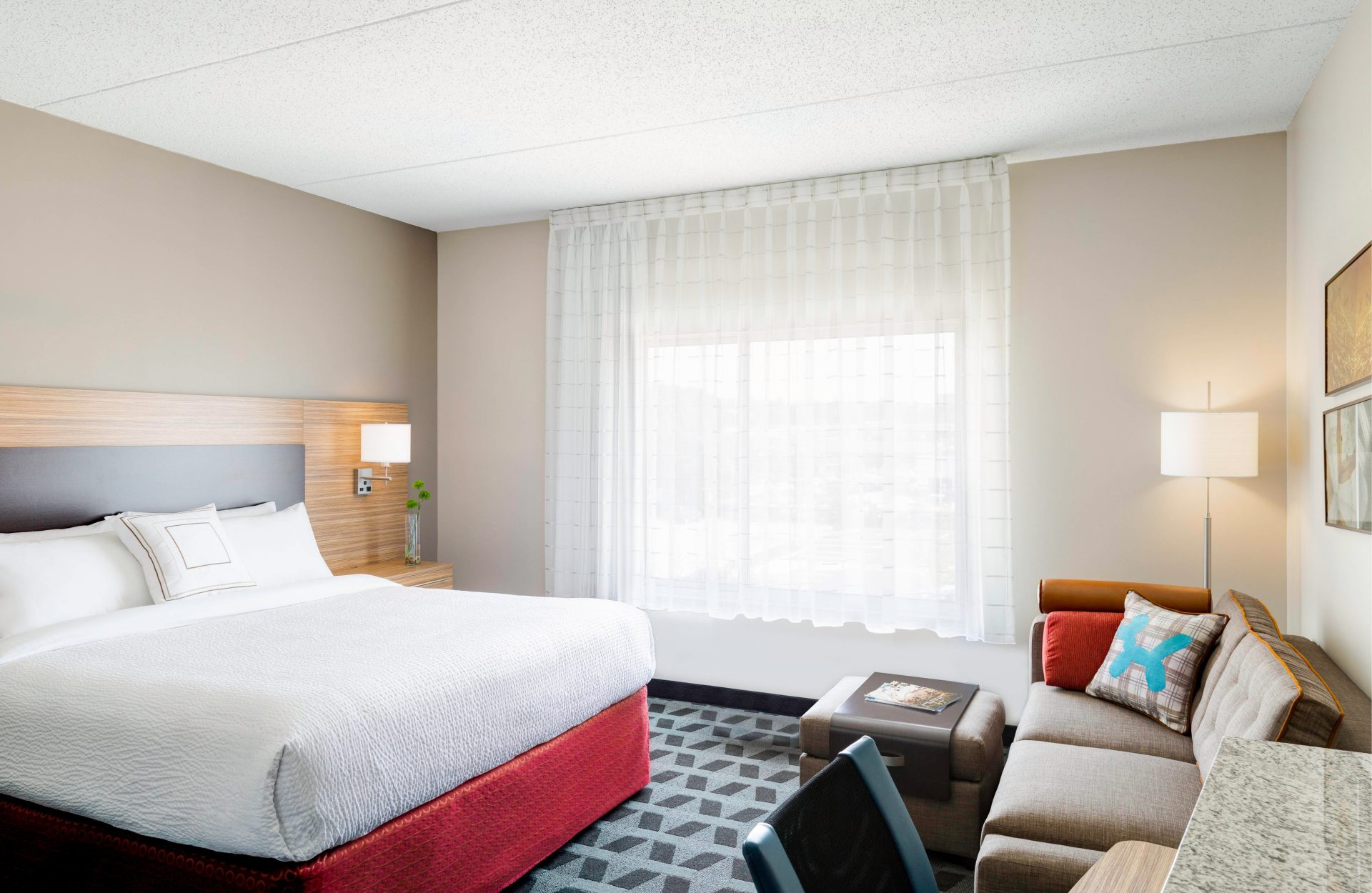 TownePlace Suites by Marriott King bed suite