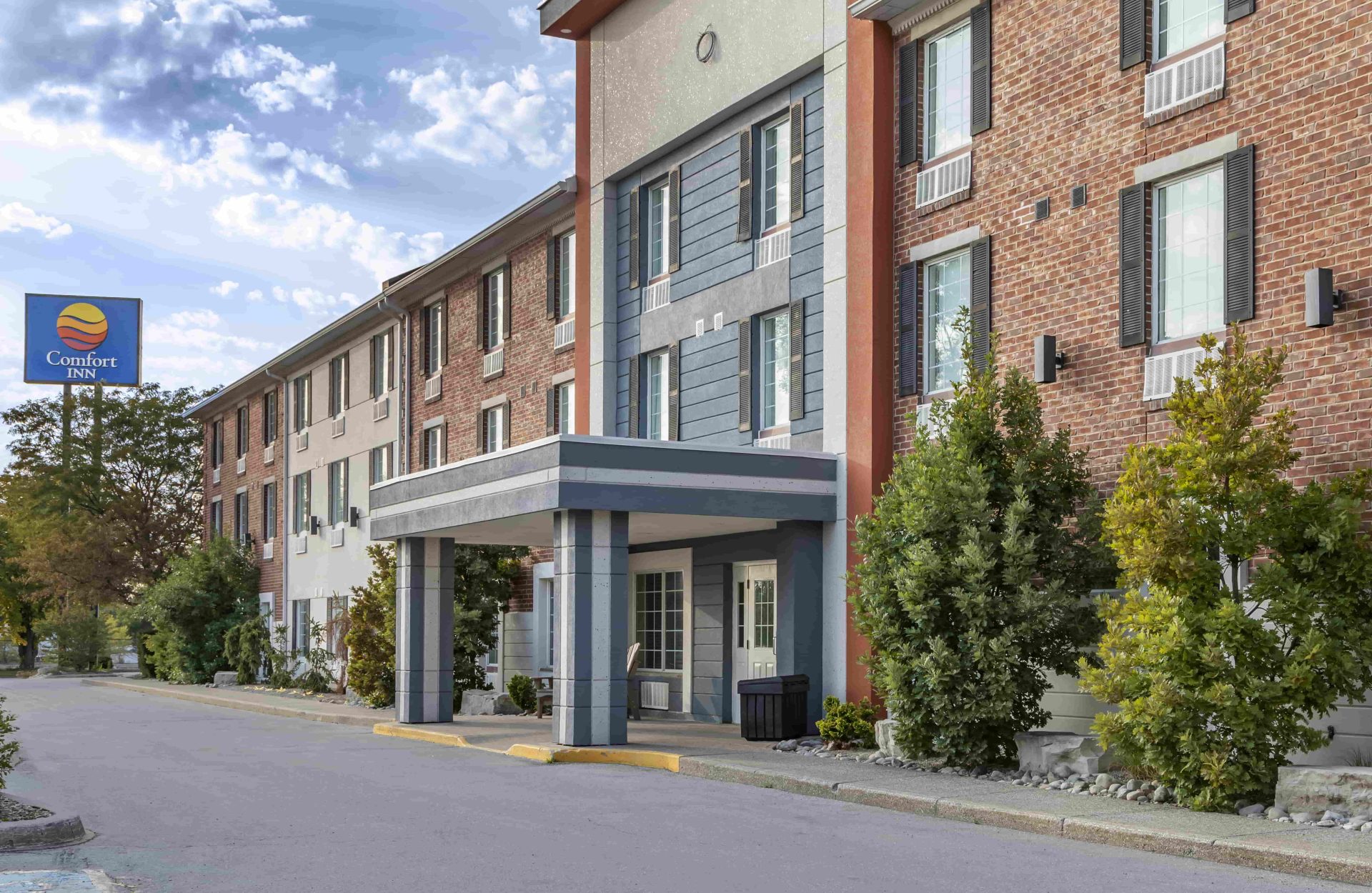 Comfort Inn Sarnia Exterior Building